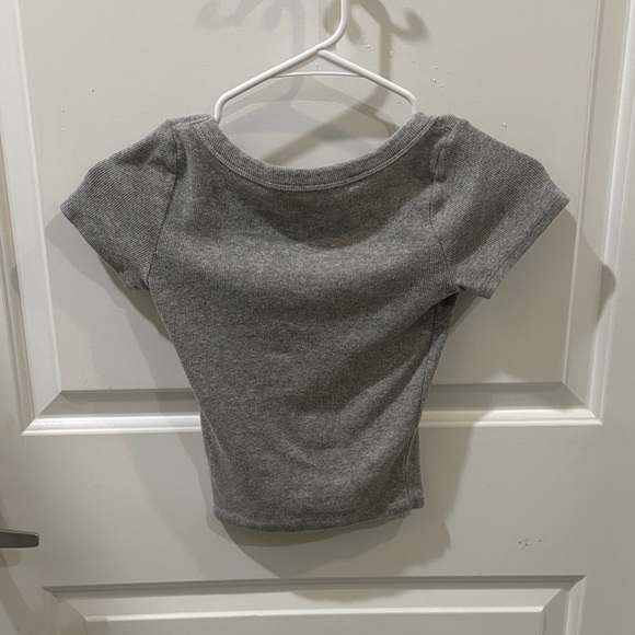 Hollister Women's Gray Ribbed Top - Picture 3 of 4